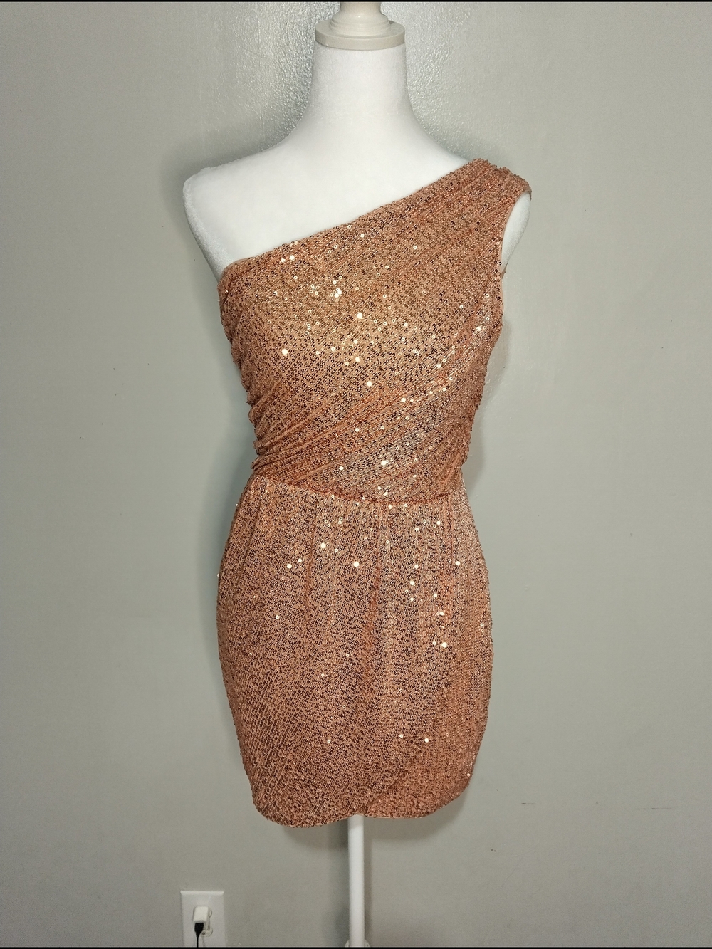 Lulu's One-Shoulder Sequin Mini Dress in Rose Gold